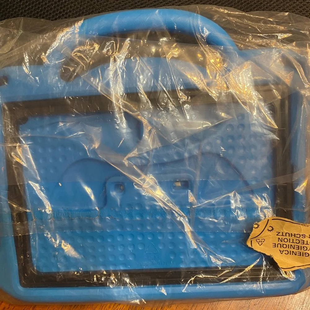 Children’s case for iPad. New.